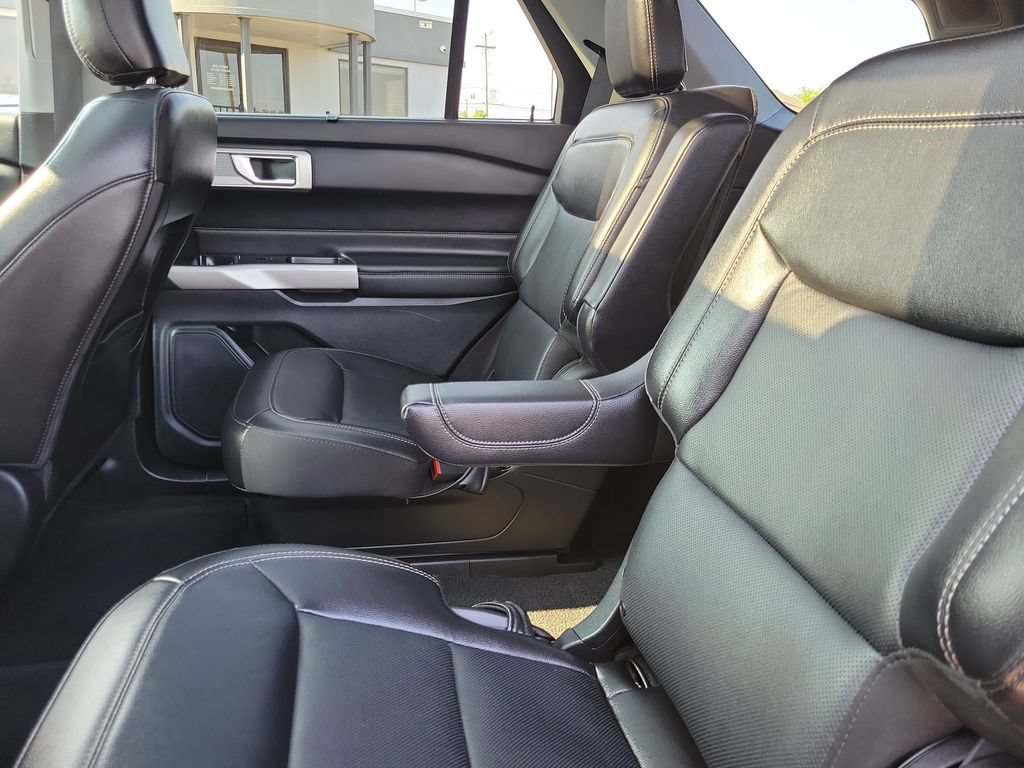Used 2024 Ford Explorer Limited w/ Equipment Group 301A AWD/4WD image 12