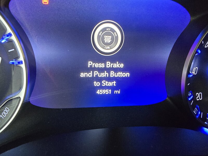 Used 2025 Chrysler Pacifica Select FWD image 20