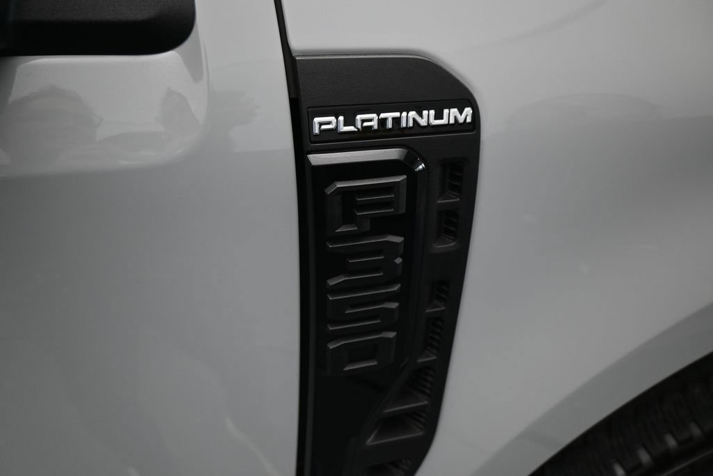 Used 2026 Ford F350 Platinum w/ FX4 Off-Road Package AWD/4WD image 59