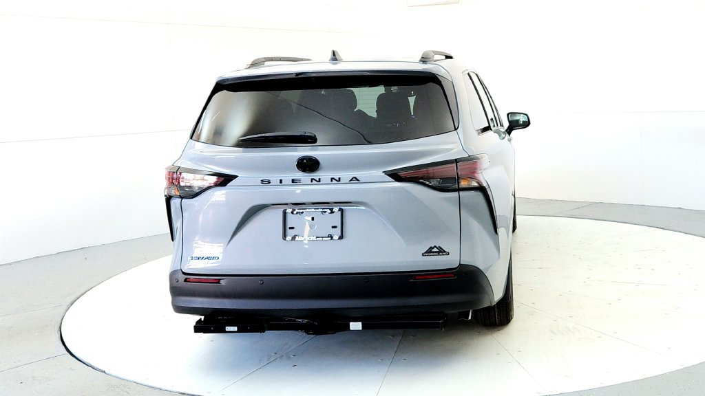 New 2026 Toyota Sienna XLE Woodland Edition AWD/4WD image 5