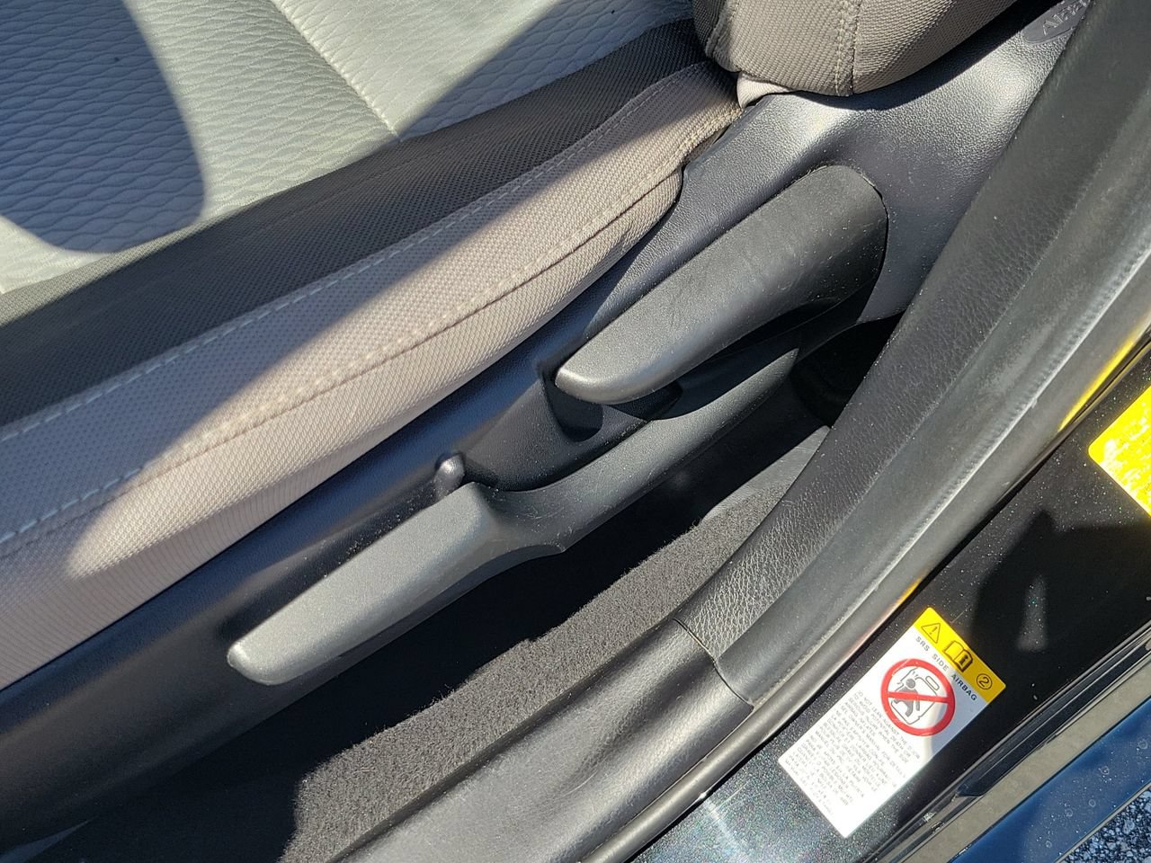 Used 2019 Toyota Corolla LE FWD image 17