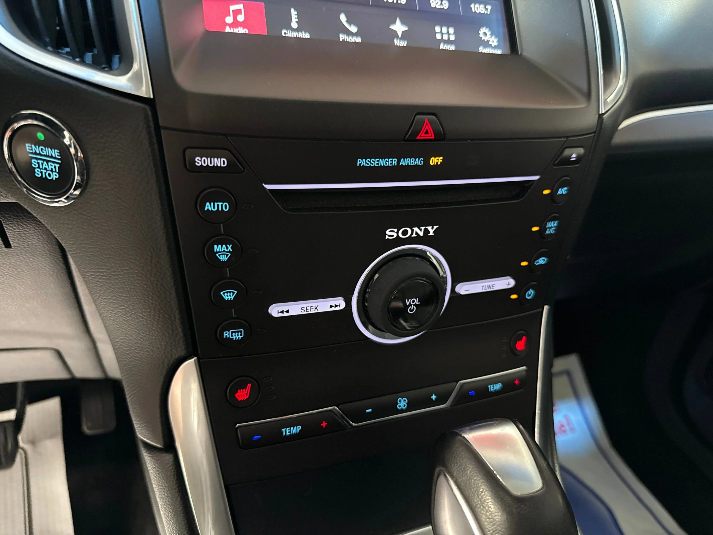 Used 2016 Ford Edge Titanium w/ Technology Package AWD/4WD image 15