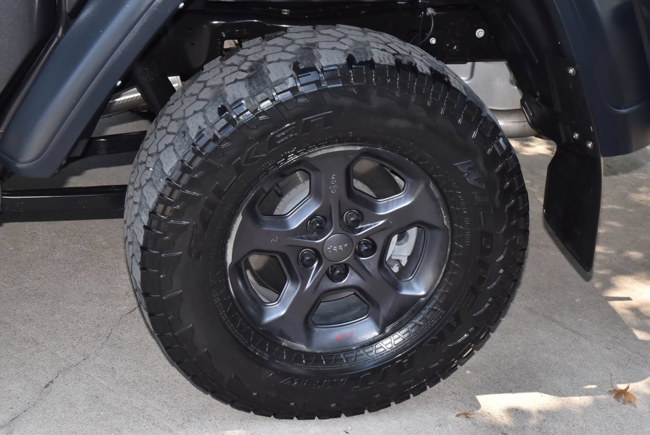 Used 2023 Jeep Gladiator Rubicon w/ Cold Weather Group AWD/4WD image 37