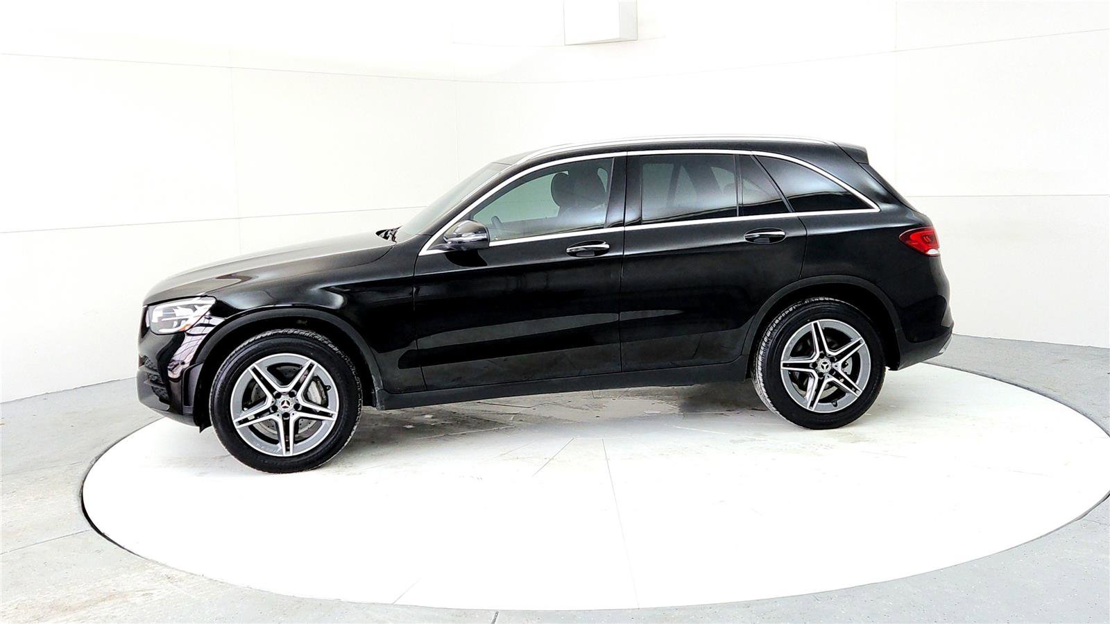 Used 2020 Mercedes-Benz GLC 300 4MATIC image 3