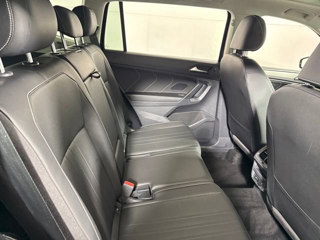 Used 2023 Volkswagen Tiguan SE w/ Panoramic Sunroof Package AWD/4WD image 15