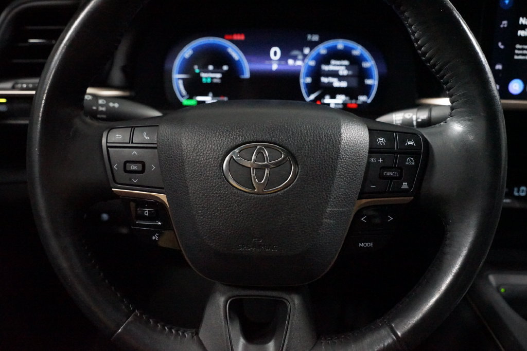 Certified 2023 Toyota Crown AWD/4WD image 12