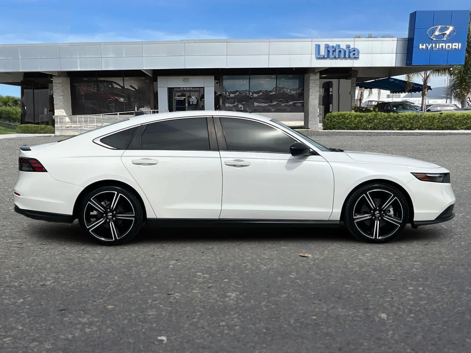 Used 2023 Honda Accord Sport image 9