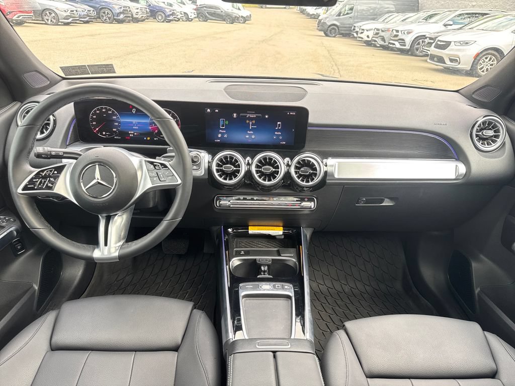 Used 2026 Mercedes-Benz GLB 250 4MATIC image 12