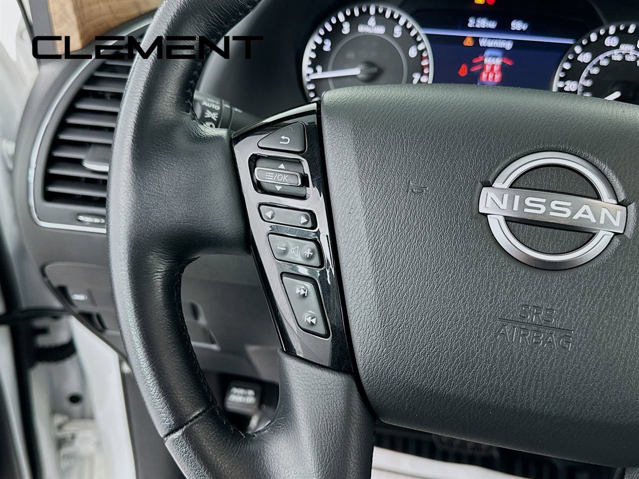 Used 2022 Nissan Armada SL w/ Captain's Chairs Package AWD/4WD image 16