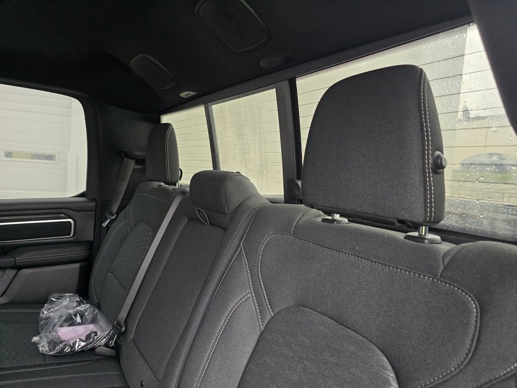 New 2026 RAM 1500 4x4 Crew Cab image 33