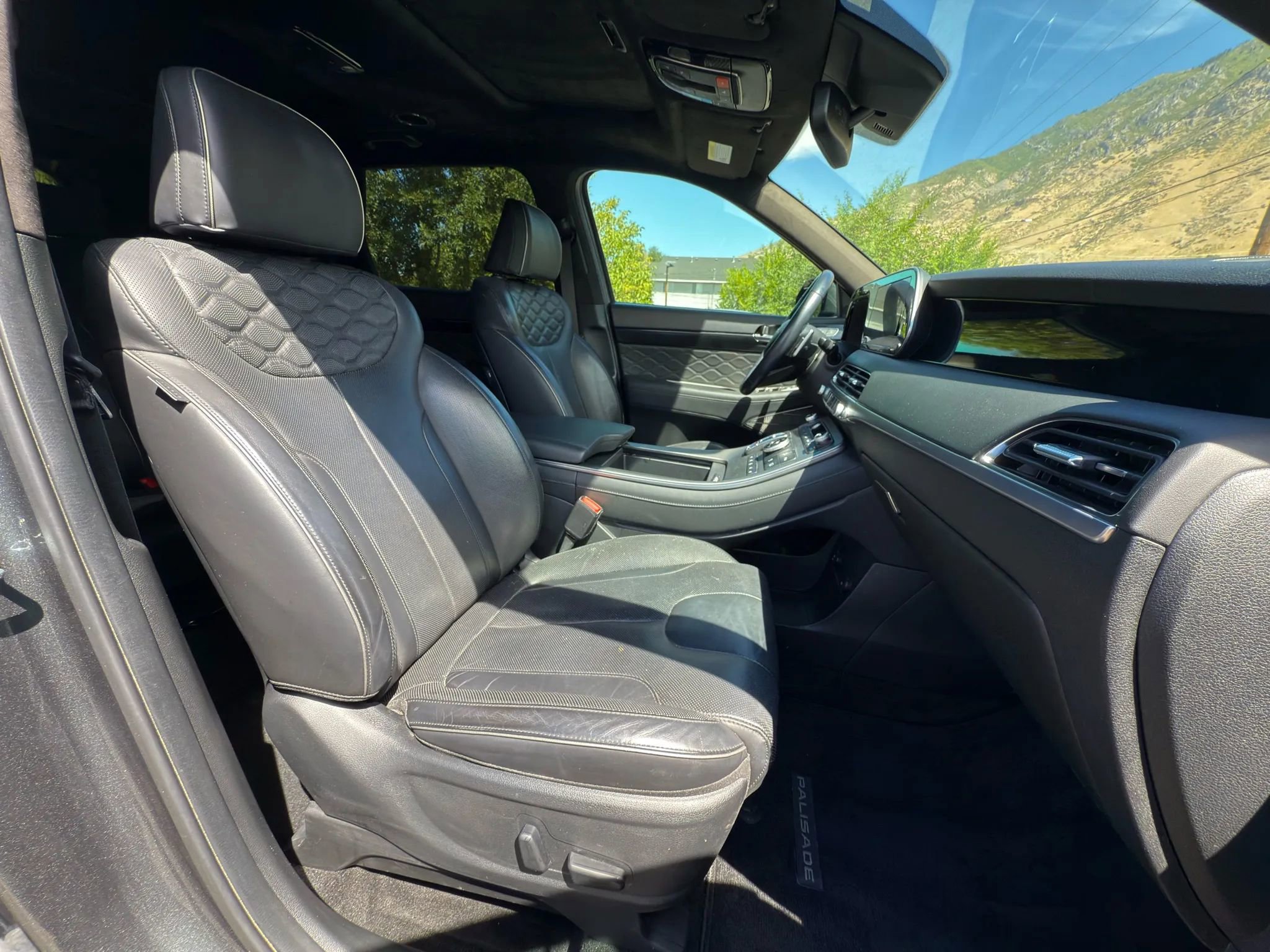 Used 2022 Hyundai Palisade Calligraphy image 5