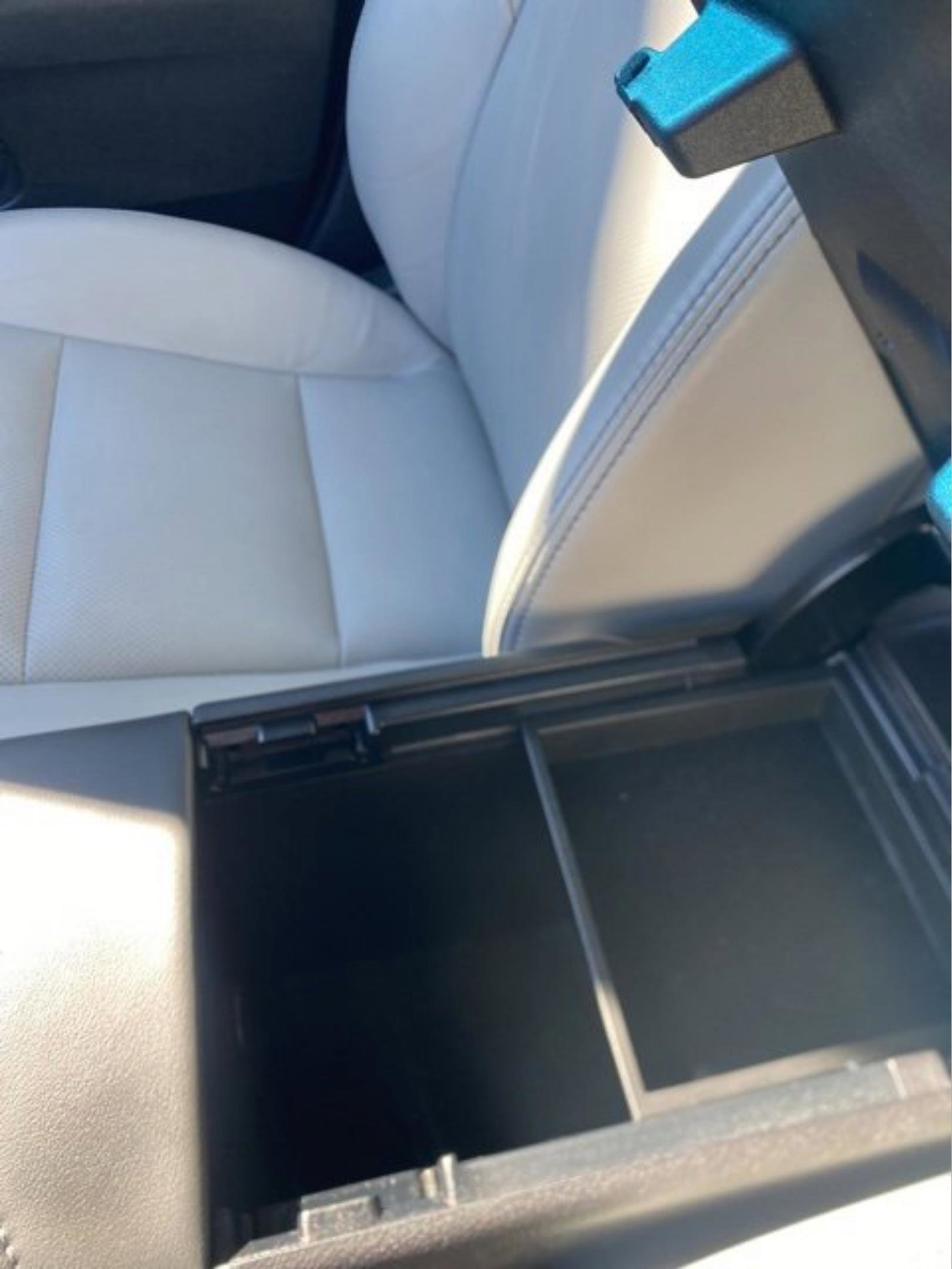 Used 2017 Toyota Avalon Limited image 30