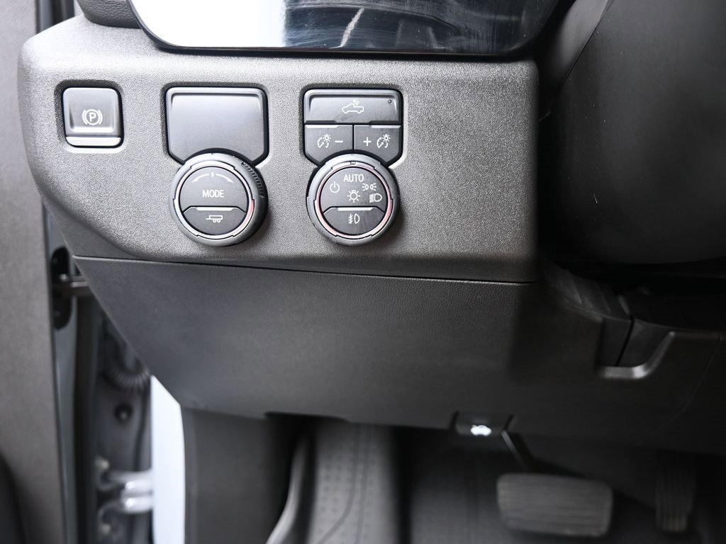 Used 2025 Chevrolet Silverado 1500 RST w/ Convenience Package II image 16