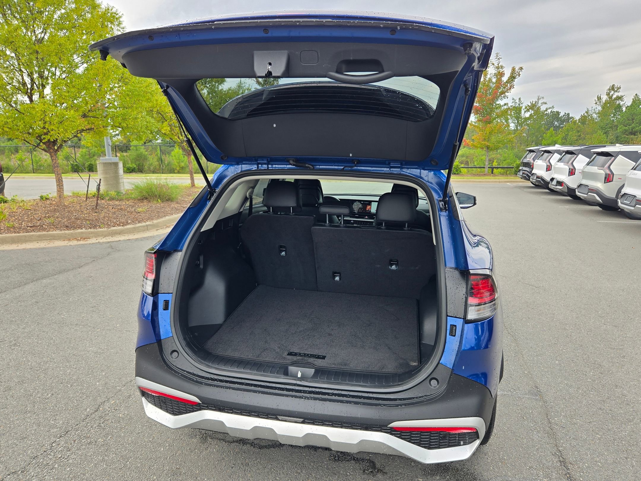 Used 2025 Kia Sportage EX image 18