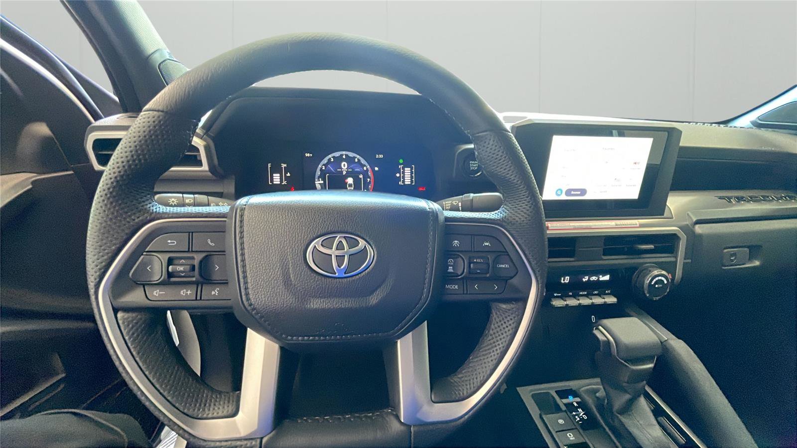 Used 2024 Toyota Tacoma SR5 AWD/4WD image 18