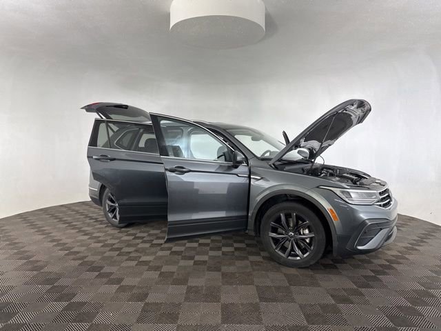 Used 2024 Volkswagen Tiguan SE image 15