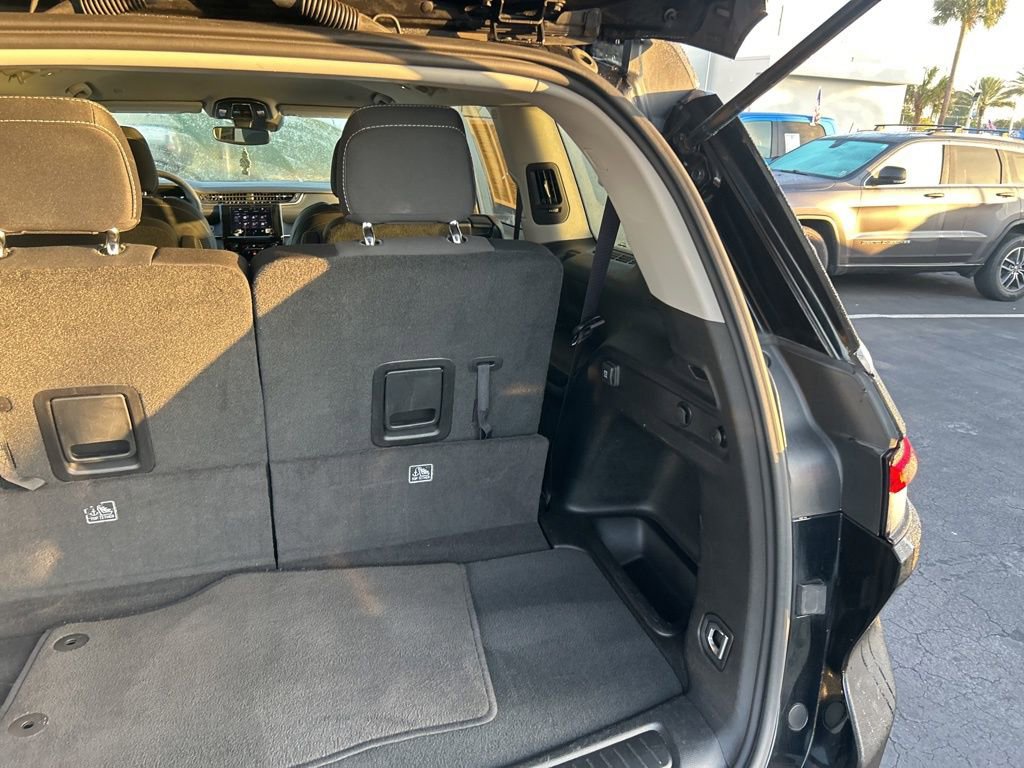 Used 2023 Jeep Grand Cherokee L Laredo image 32