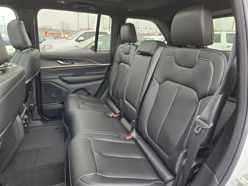 New 2025 Jeep Grand Cherokee Limited image 28