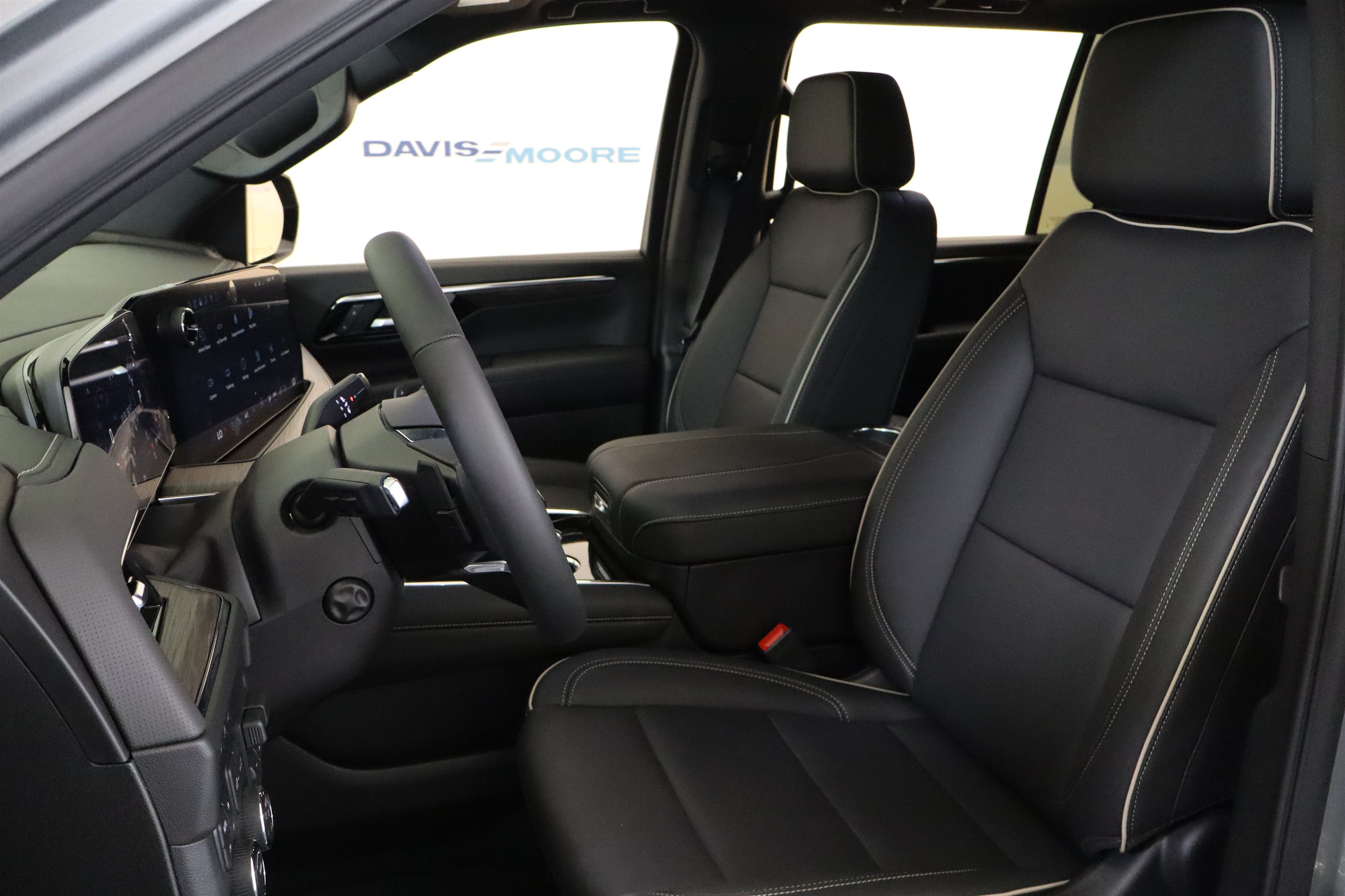 New 2026 Chevrolet Suburban Premier w/ Sun And Tow Package AWD/4WD image 23