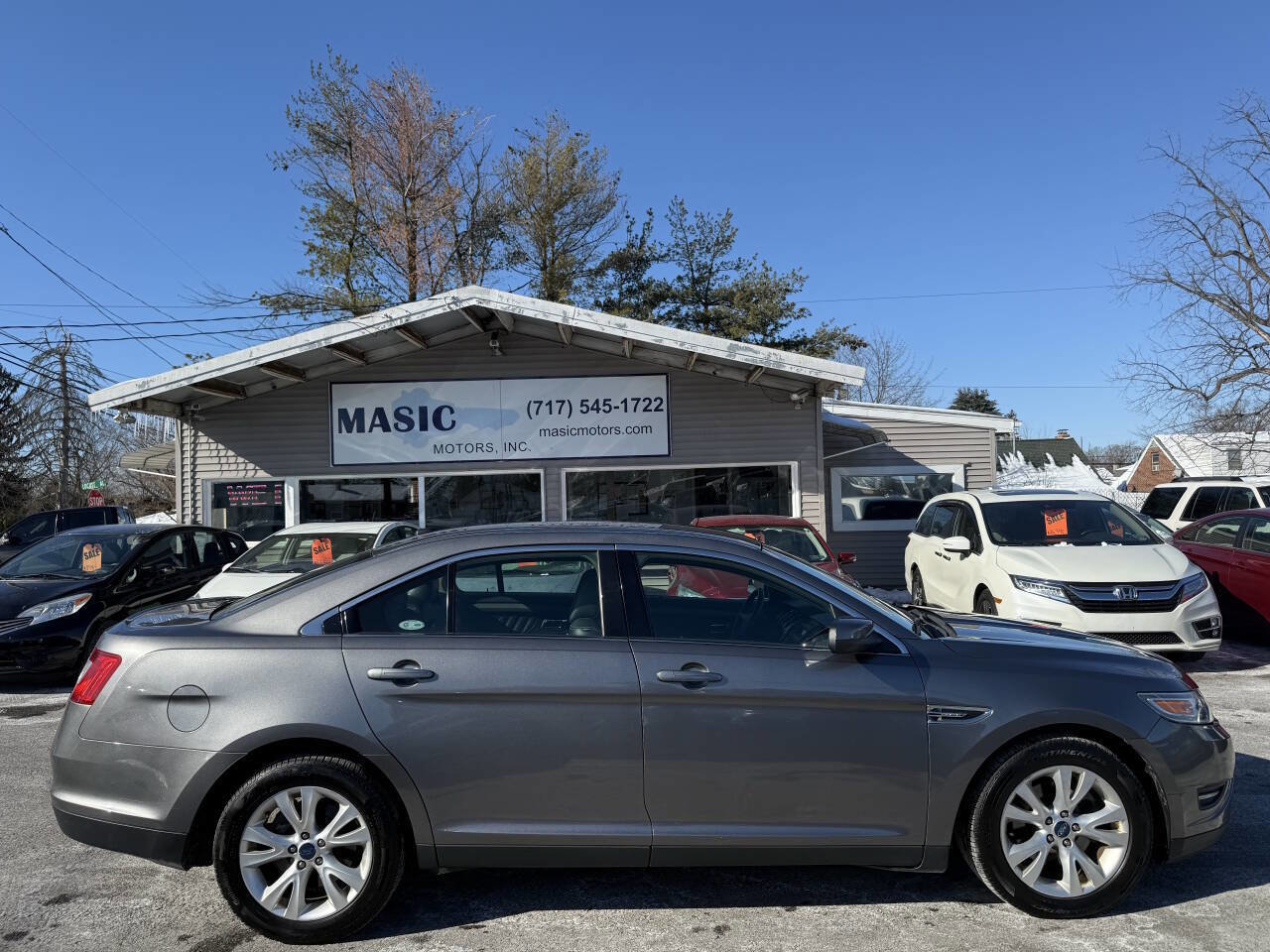 Used 2012 Ford Taurus SEL image 3