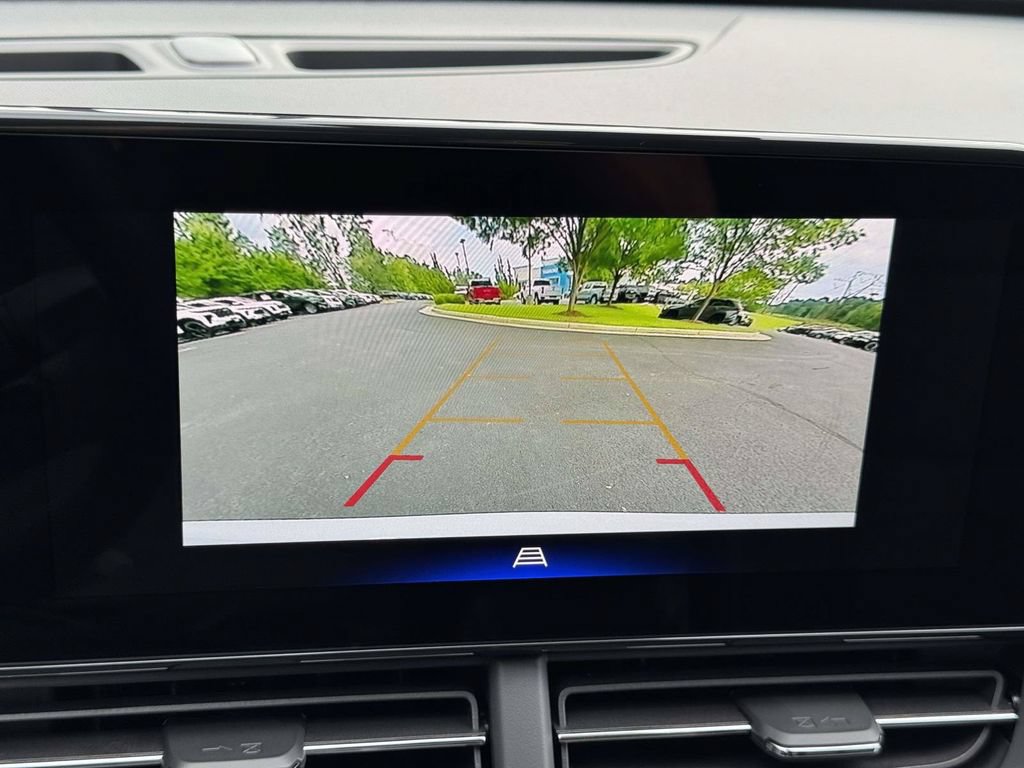 New 2026 Chevrolet Trax LT w/ Driver Confidence Package FWD image 5