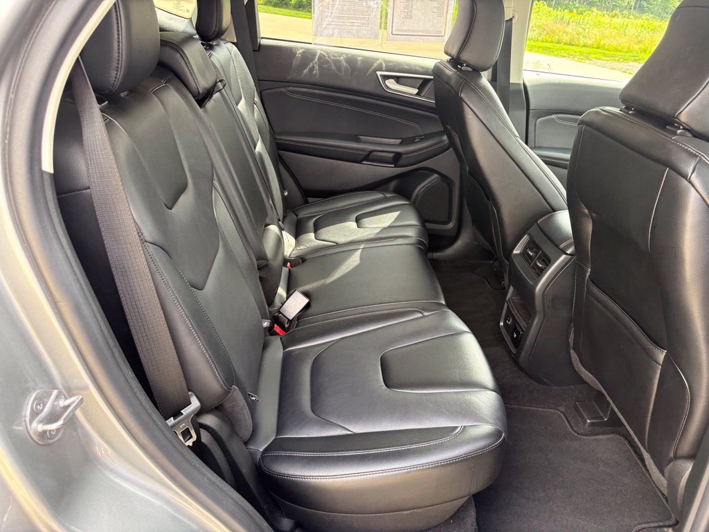 Used 2022 Ford Edge Titanium AWD/4WD image 39