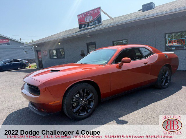 Used 2022 Dodge Challenger SXT w/ Blacktop Package AWD/4WD image 8