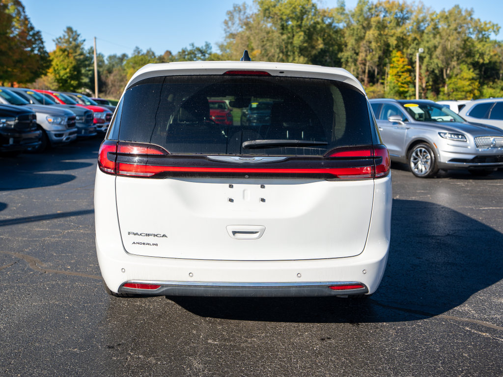 Used 2023 Chrysler Pacifica Touring-L FWD image 8