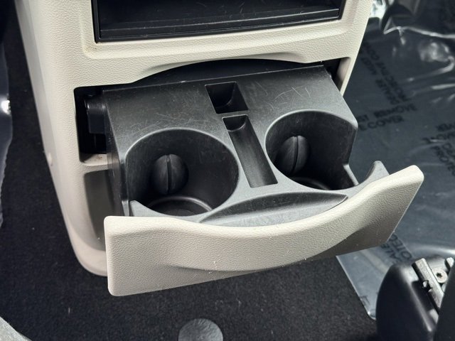 Used 2019 Dodge Grand Caravan SE w/ UConnect Hands-Free Group image 14