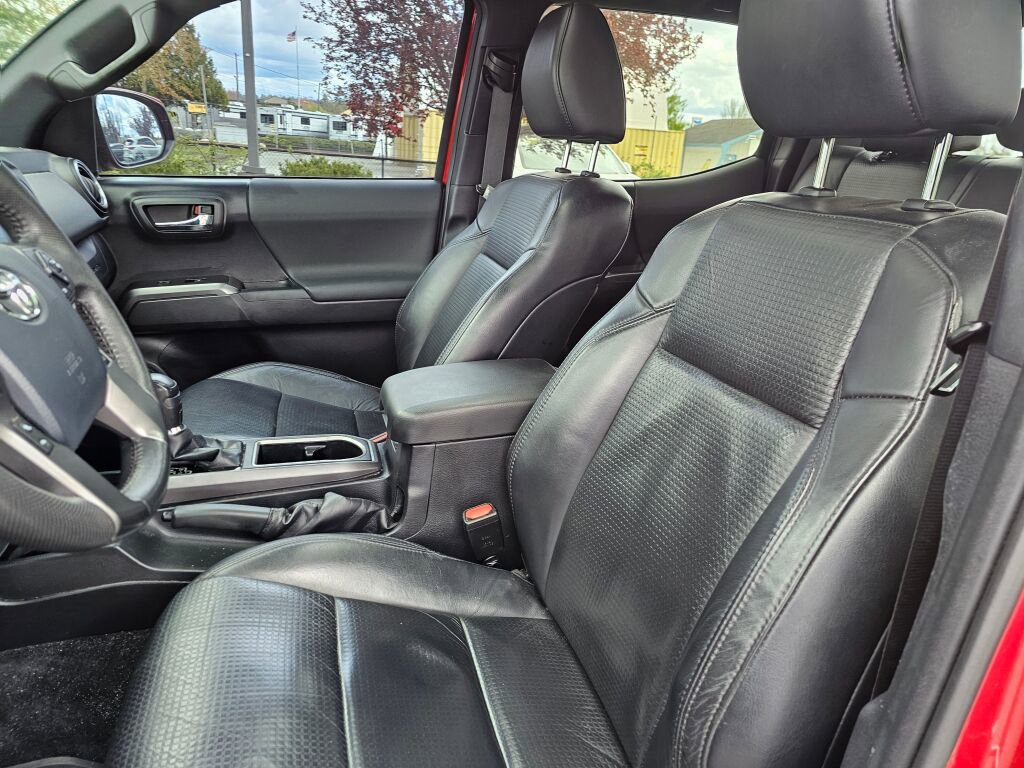 Used 2020 Toyota Tacoma TRD Off-Road w/ TRD Premium Off Road Package AWD/4WD image 26