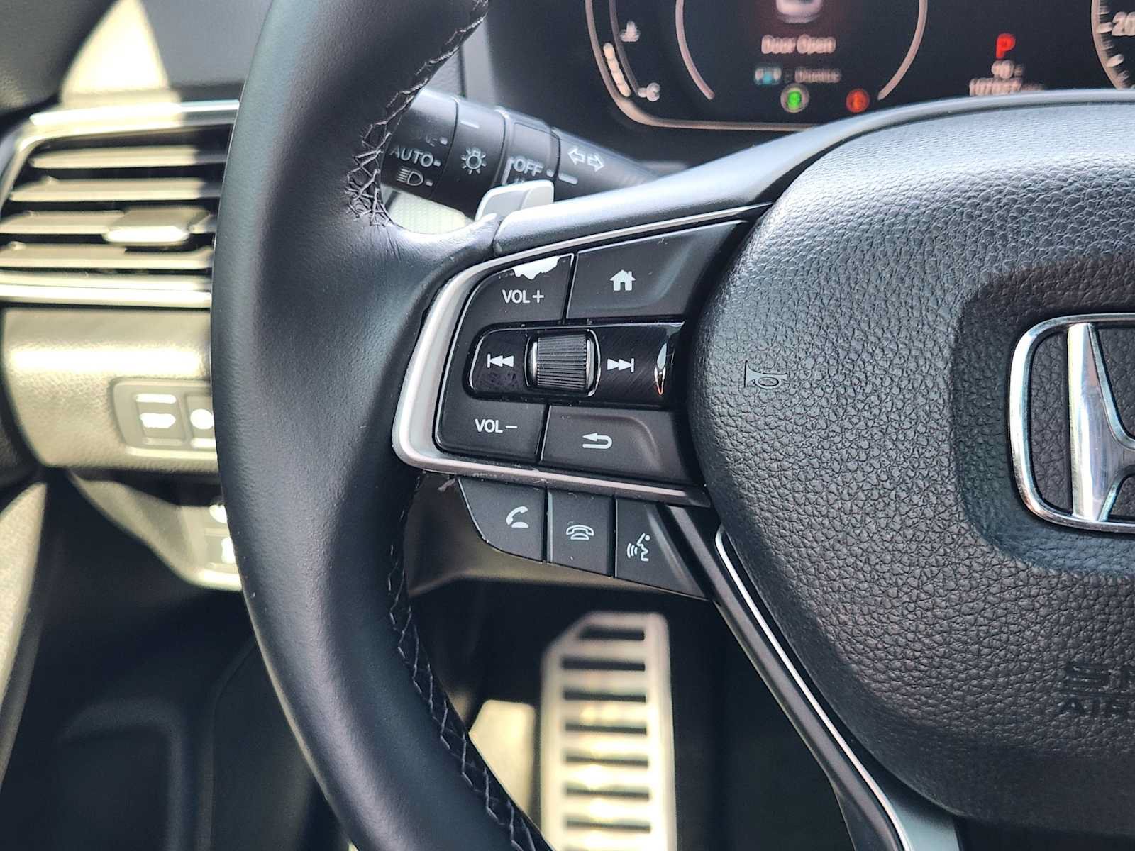 Used 2018 Honda Accord Sport image 27