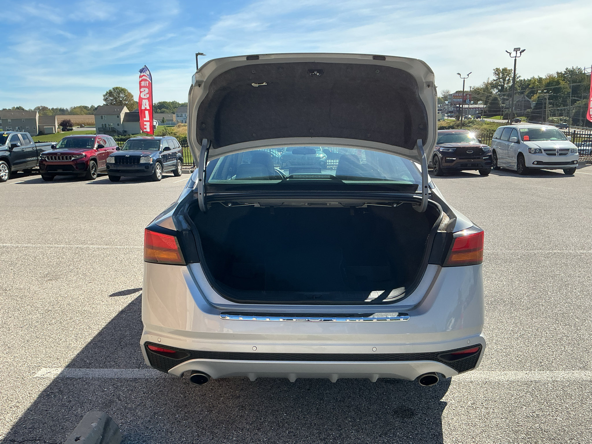 Used 2023 Nissan Altima 2.5 SL AWD/4WD image 5