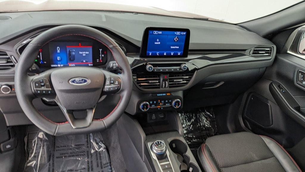 Certified 2024 Ford Escape ST-Line w/ Equipment Group 301A image 3