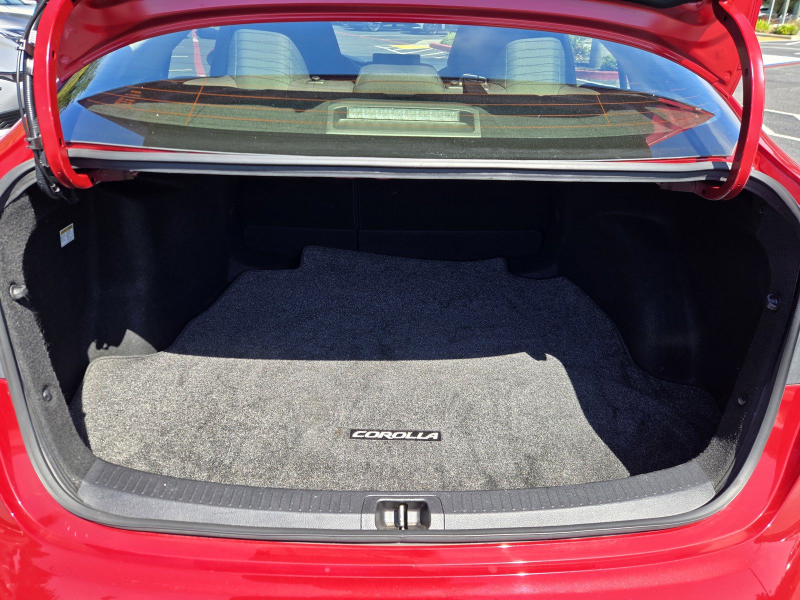 Used 2021 Toyota Corolla LE w/ Carpet Mat Package (TMS) FWD image 27