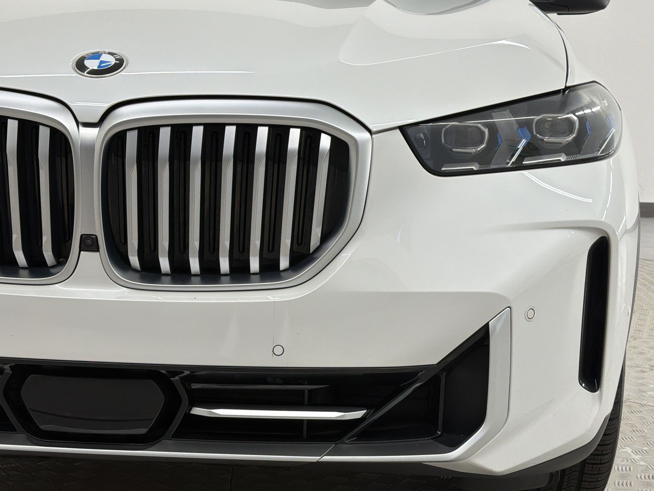 Certified 2024 BMW X5 xDrive40i w/ Premium Package AWD/4WD image 12