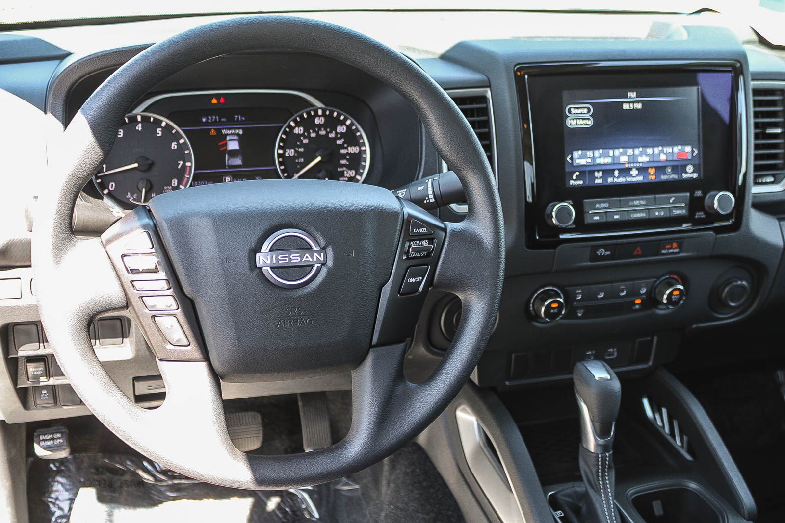 Used 2024 Nissan Frontier SV RWD image 16