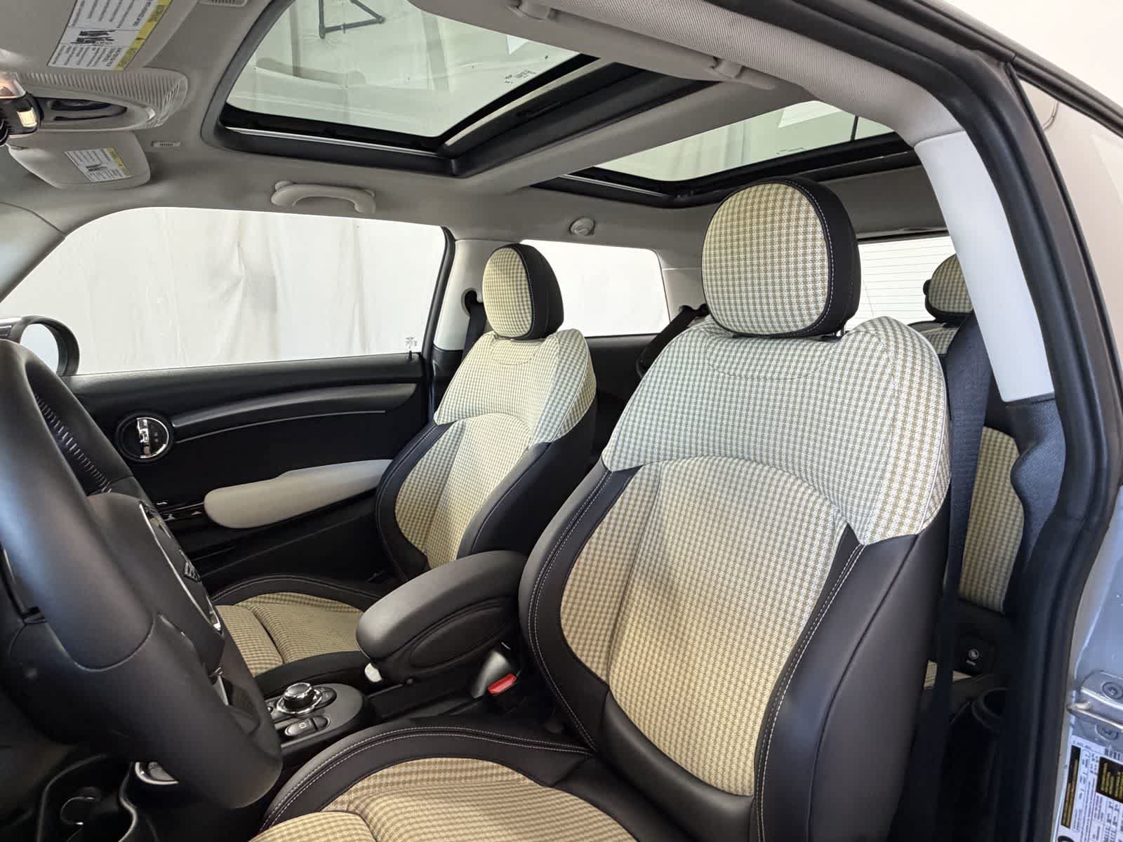 Used 2024 MINI Cooper SE FWD image 11