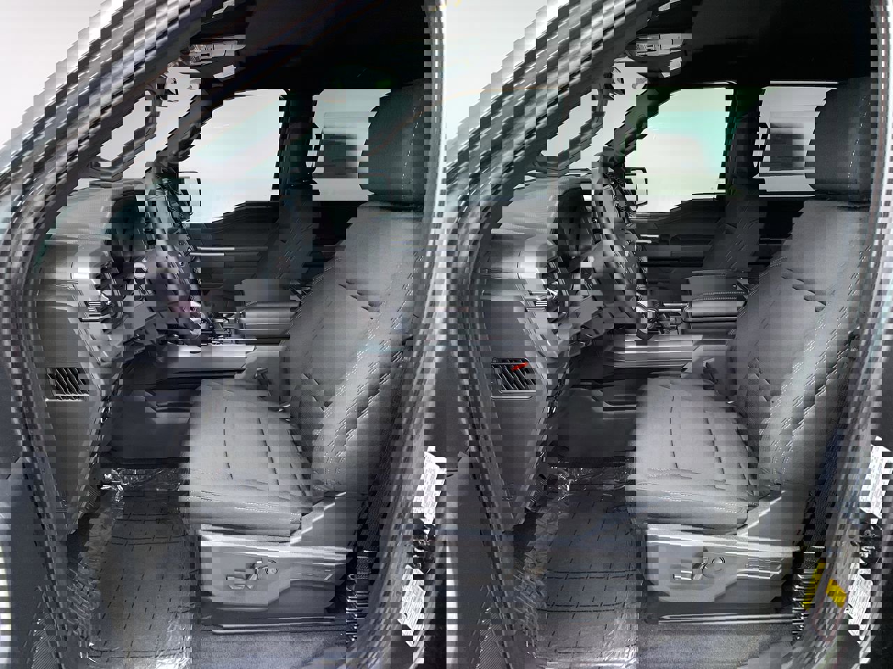 New 2025 Ford F150 XLT w/ Equipment Group 302A MID image 19