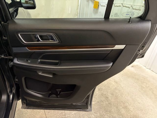 Used 2017 Ford Explorer Limited w/ Equipment Group 301A FWD image 25