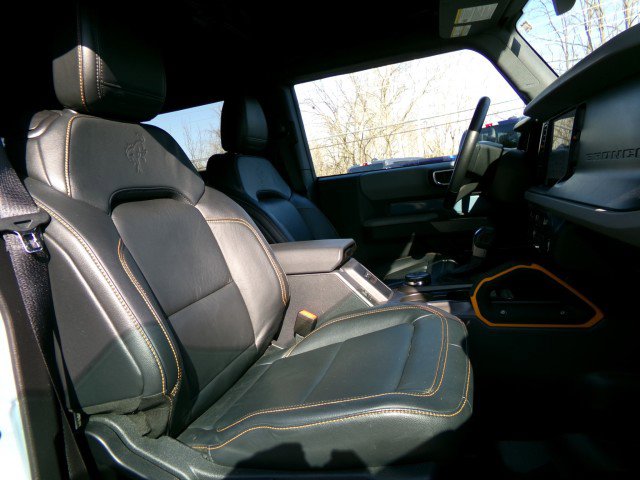 Used 2023 Ford Bronco Badlands image 11