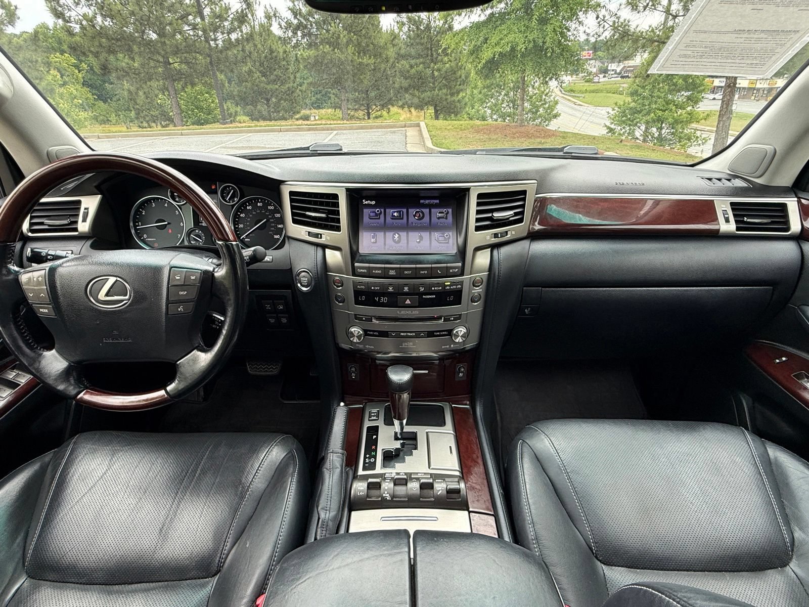 Used 2015 Lexus LX 570 4WD w/ Luxury Package image 21