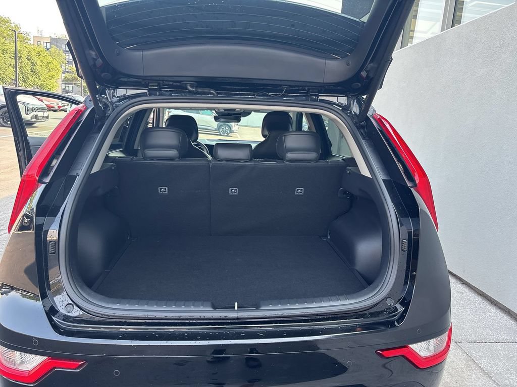 Certified 2023 Kia Niro Wind w/ Wind Preserve Package FWD image 23