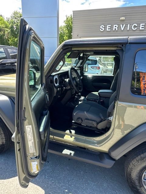 Used 2026 Jeep Wrangler Sport AWD/4WD image 16
