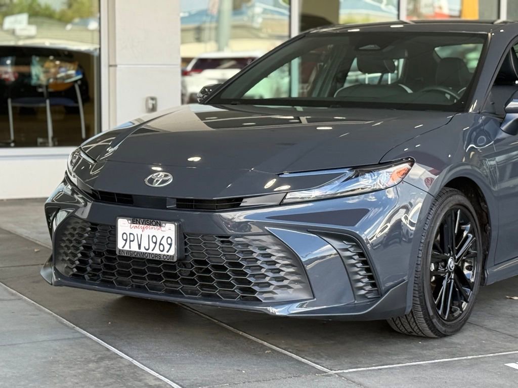 Certified 2025 Toyota Camry SE image 3