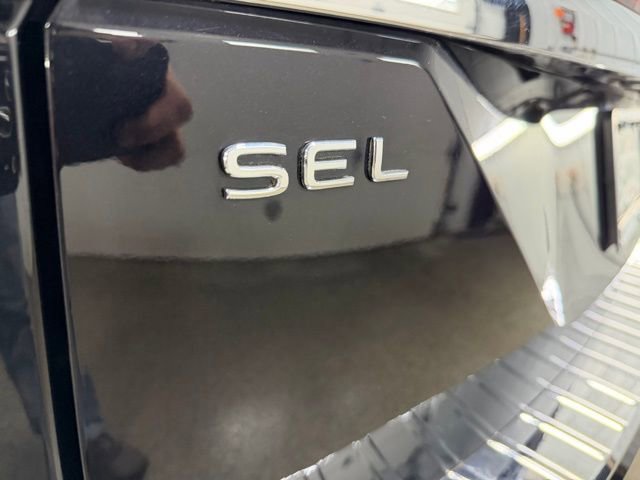 Used 2024 Volkswagen Atlas SEL Premium R-Line image 36