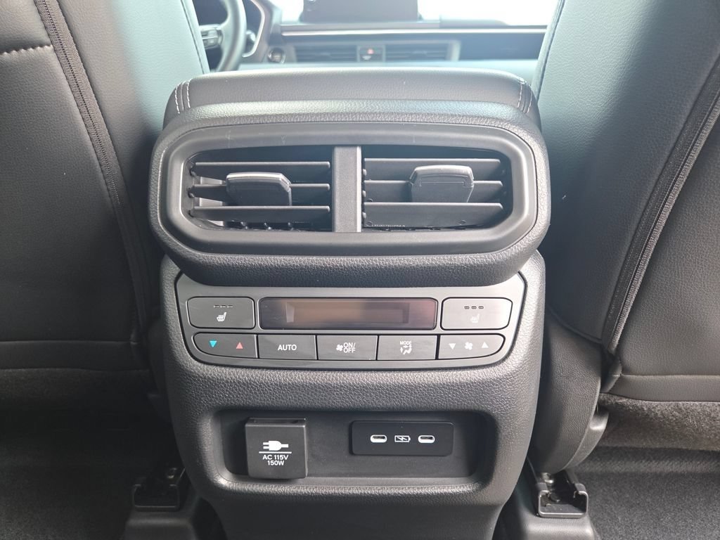 Used 2025 Honda Pilot Elite image 35
