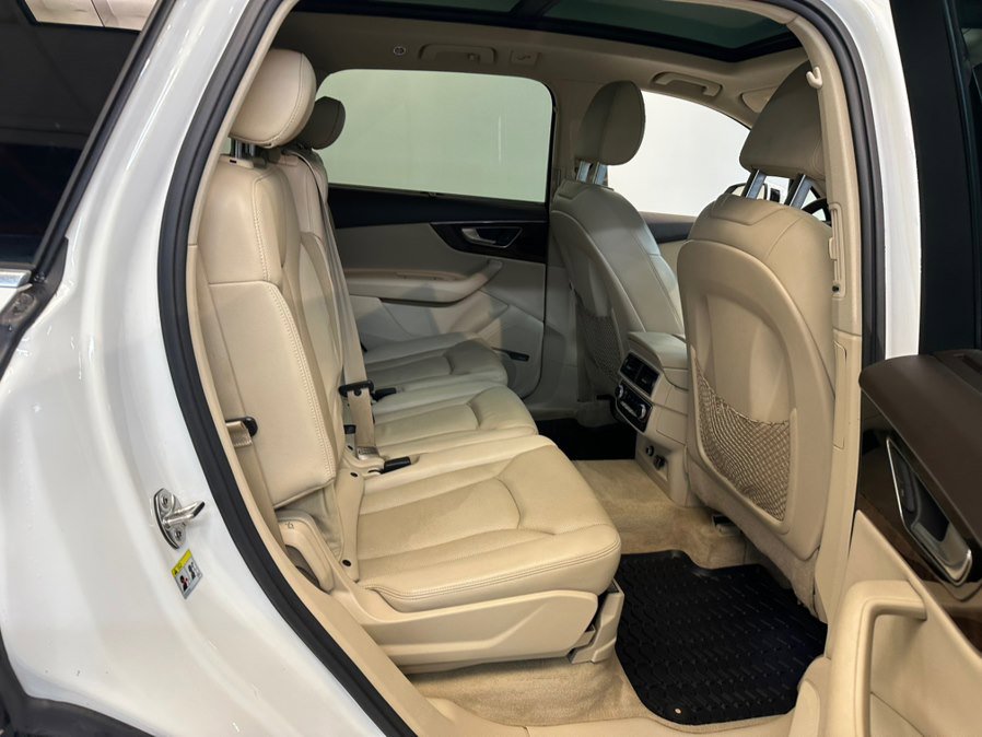Used 2018 Audi Q7 3.0T Prestige w/ Prestige Package image 29