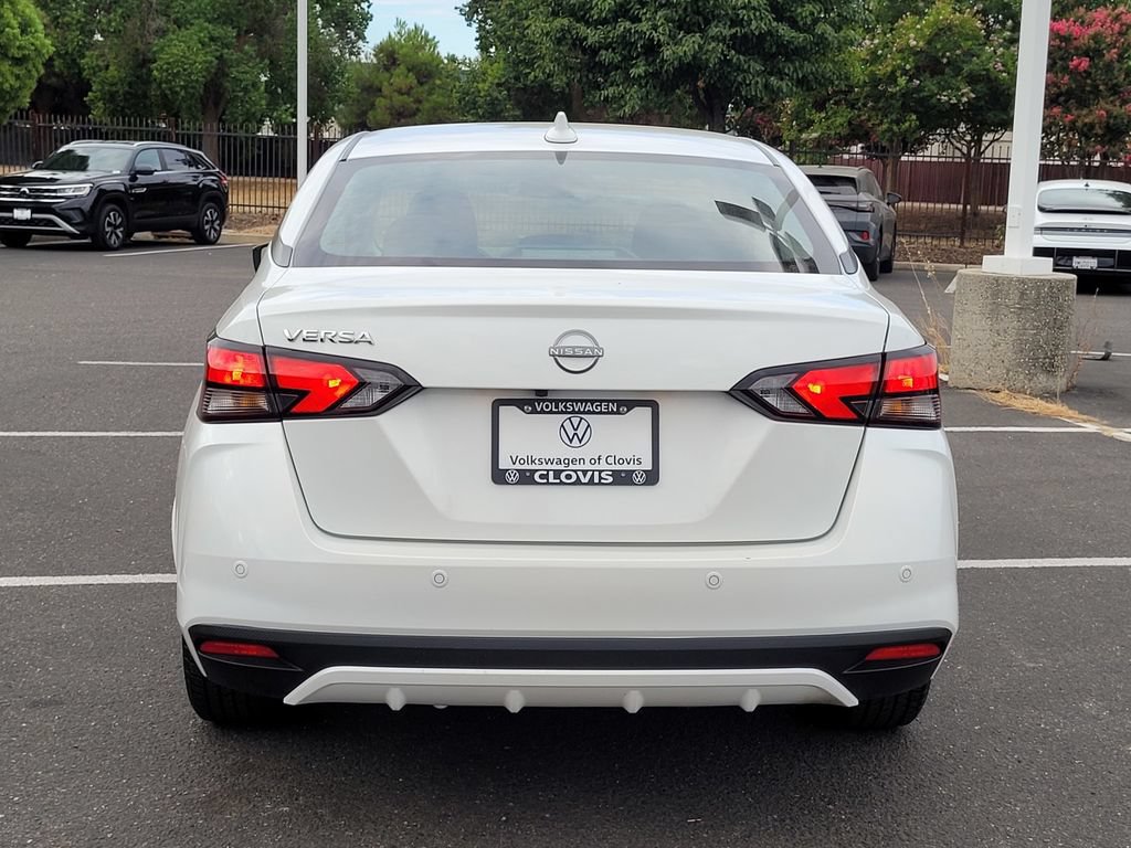 Used 2025 Nissan Versa SV FWD image 7