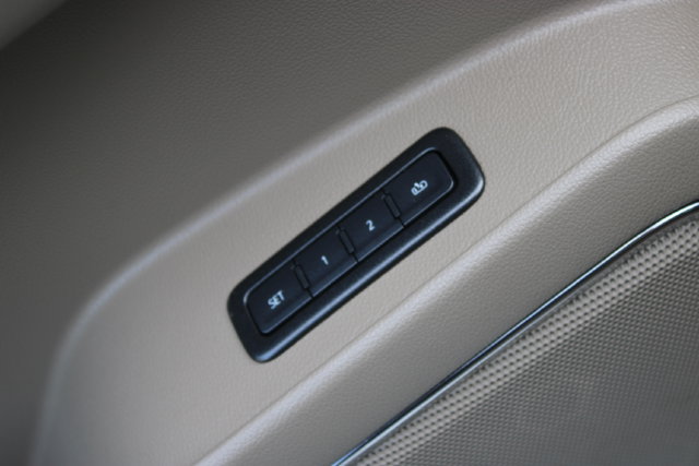 Used 2020 Chevrolet Tahoe Premier AWD/4WD image 16