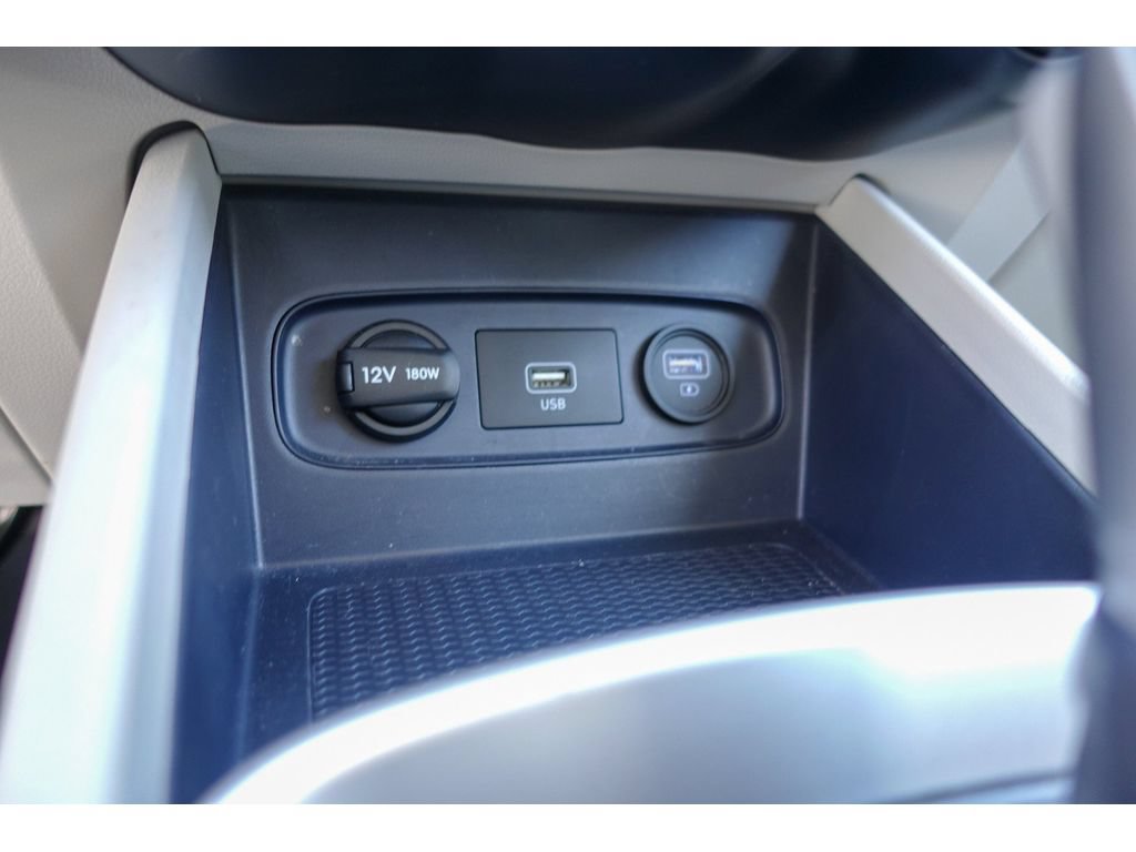 Used 2021 Hyundai Venue FWD image 24
